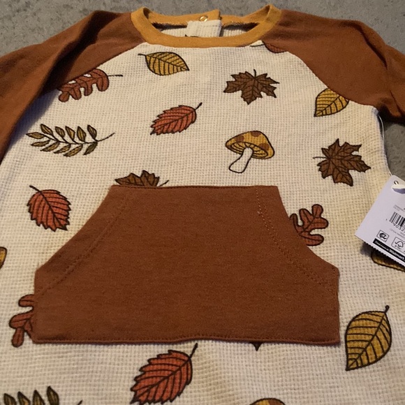 Leaves Romper, Boy or Girl, 3 to 6 months, Brand New, Tags Attached - Picture 2 of 5